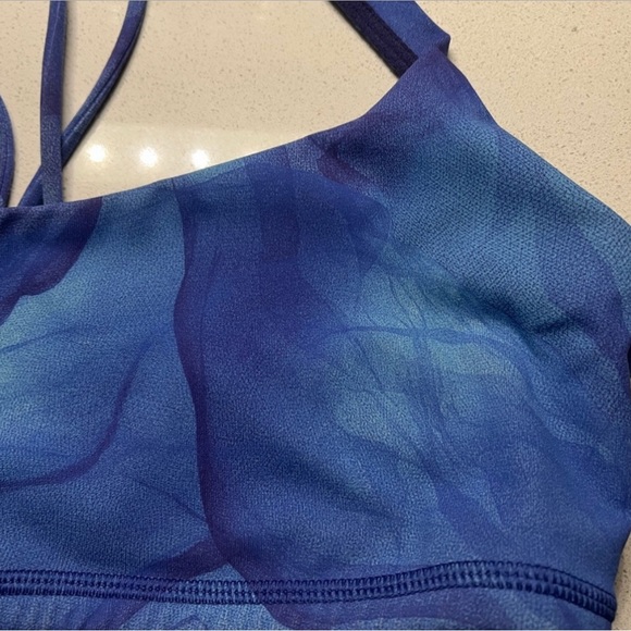 Lulu sports bra - Picture 2 of 4